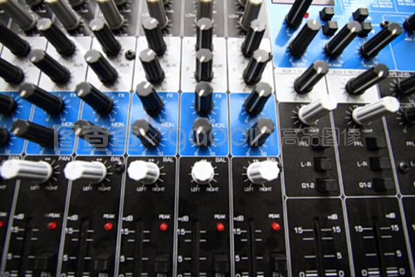 錄音攪拌器的奇妙冒險 動畫片中的創意新星