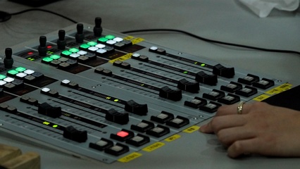 視聽(tīng)聯(lián)動(dòng)探前沿 學(xué)媒融合啟新篇——我院廣播電視學(xué)專(zhuān)業(yè)師生赴廈門(mén)音樂(lè)廣播開(kāi)展專(zhuān)業(yè)認(rèn)知與錄音制作實(shí)踐